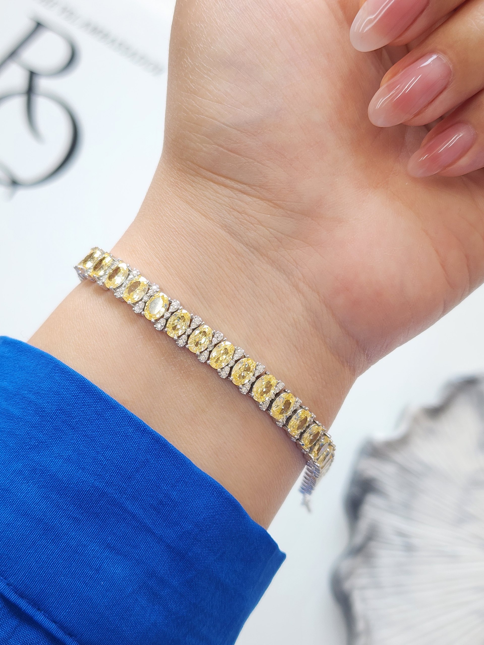 دستبند نقره زنانه نگین رنگی zi-b-44 نگین زرد