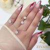 نیم ست نقره فلاور طرح امرالدکات نگین زیرکونیا زنجیر ونیزی (نقره عیار 925) متشکل از پلاک و گوشواره طول پلاک 2.5 سانتی متر طول گوشواره 2 سانتی متر قفل گوشواره میخی بدون حساسیت و تغییر رنگ